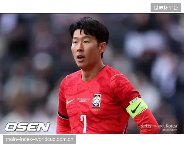韩国队在A组面临严峻挑战，对阵墨西哥和捷克的比赛结果将直接决定出线前景。